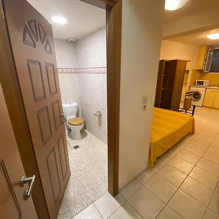 Amazing Studio Next To The Center 10 Minutes Walk Апартаменты